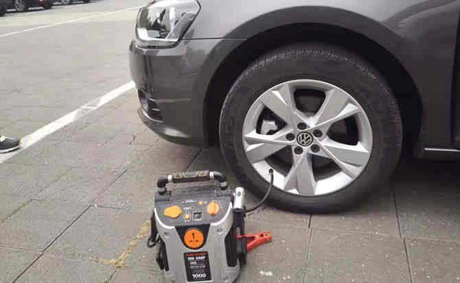 绥中汽车搭电案例